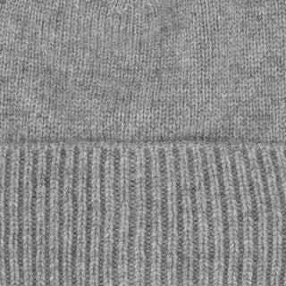 Cashmere hue med rib kant i lysegrå