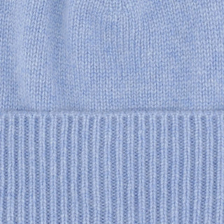 Cashmere hue med rib kant i lys lavendel blå